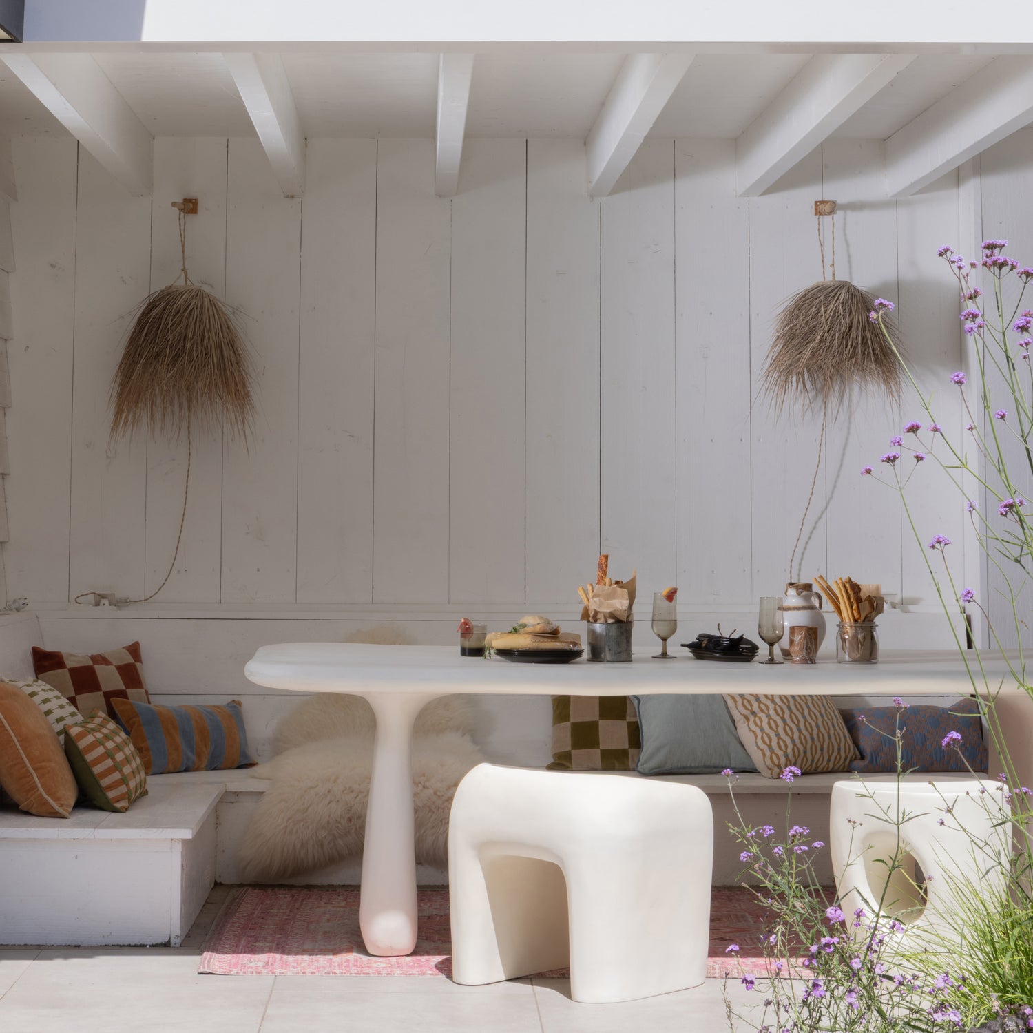 Table de jardin en résine blanche – Image 8