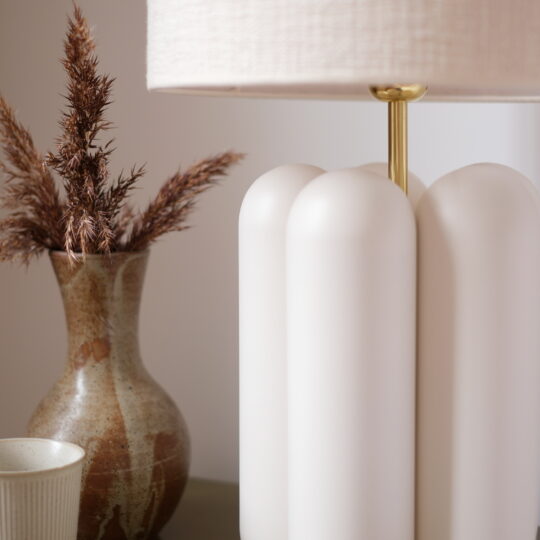 lampe à poser bois clair