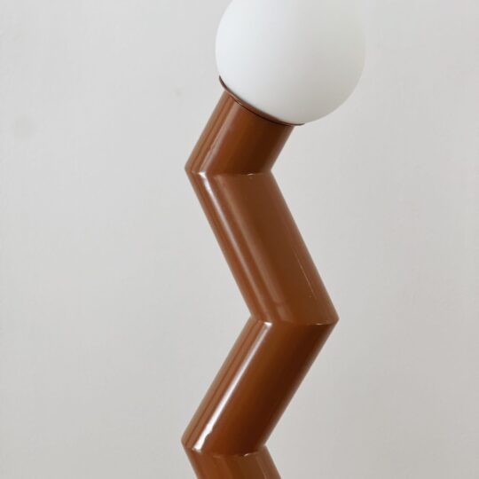 Lampadaire design métal détail