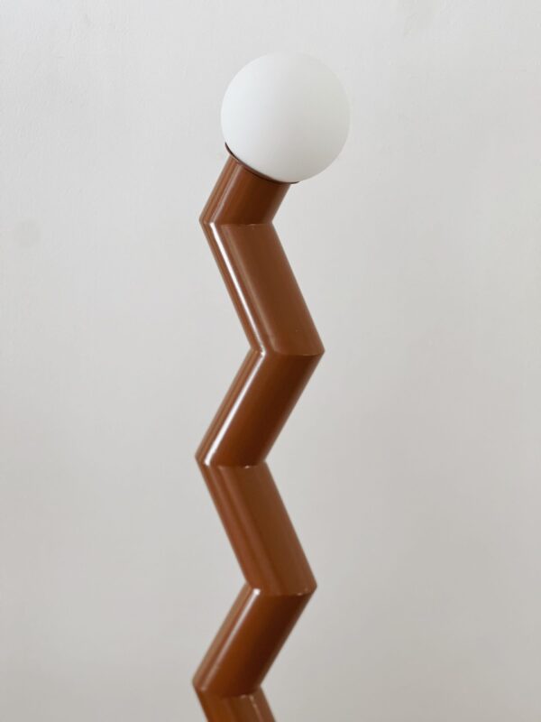 Lampadaire design métal détail
