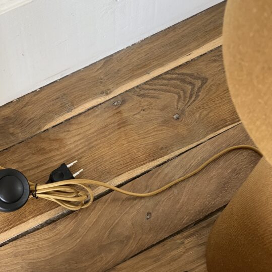 Lampe de sol en tissu bouclette – Image 2