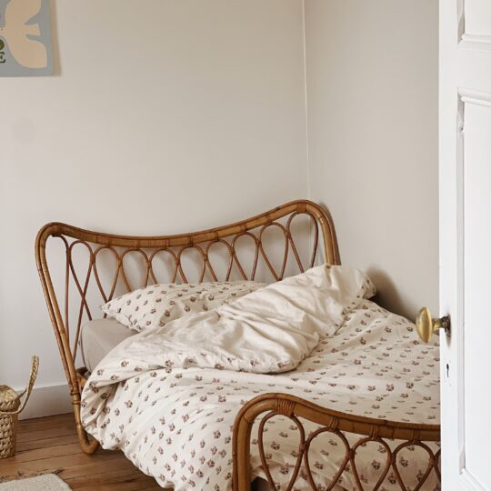 Lit en rotin vintage