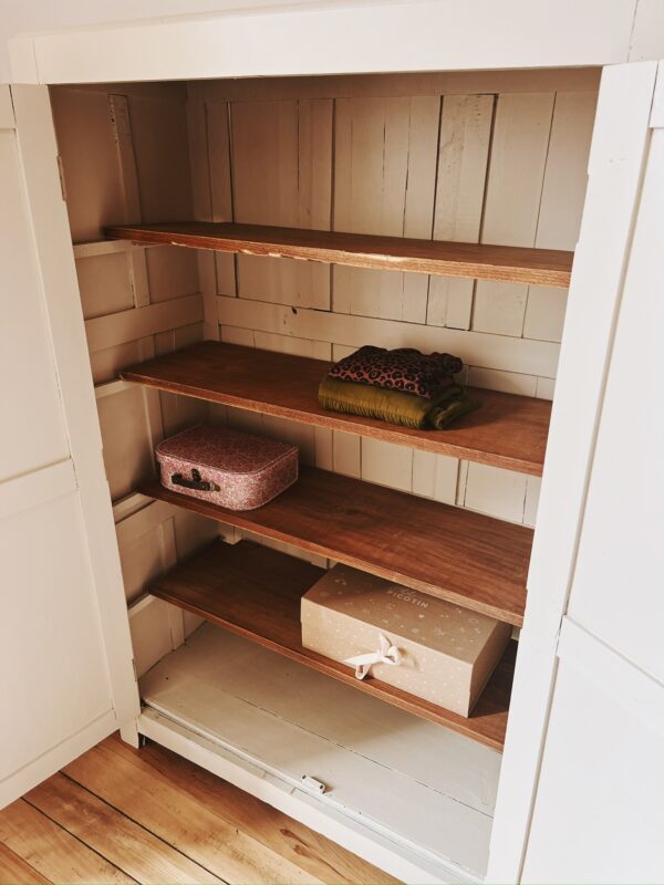 Armoire enfant vintage en bois