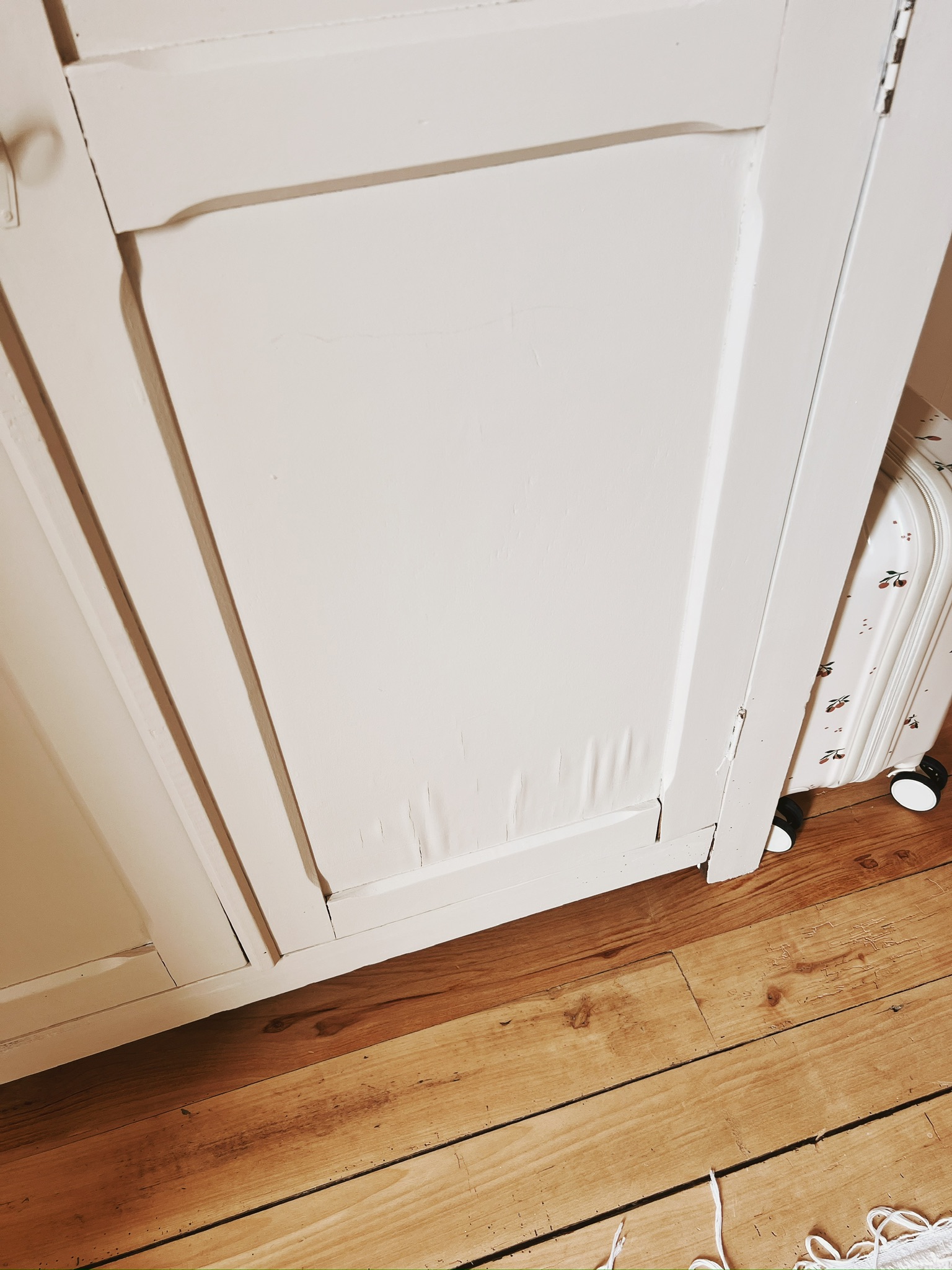 Armoire enfant vintage en bois – Image 9