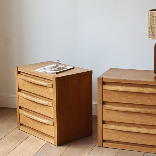 Meuble bas en bois à tiroirs – Image 3