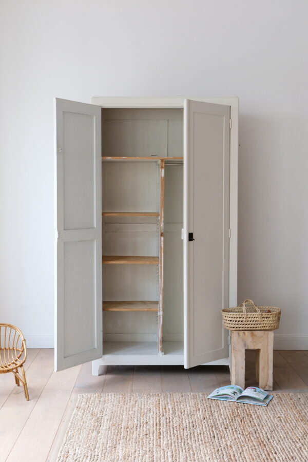armoire vintage en bois