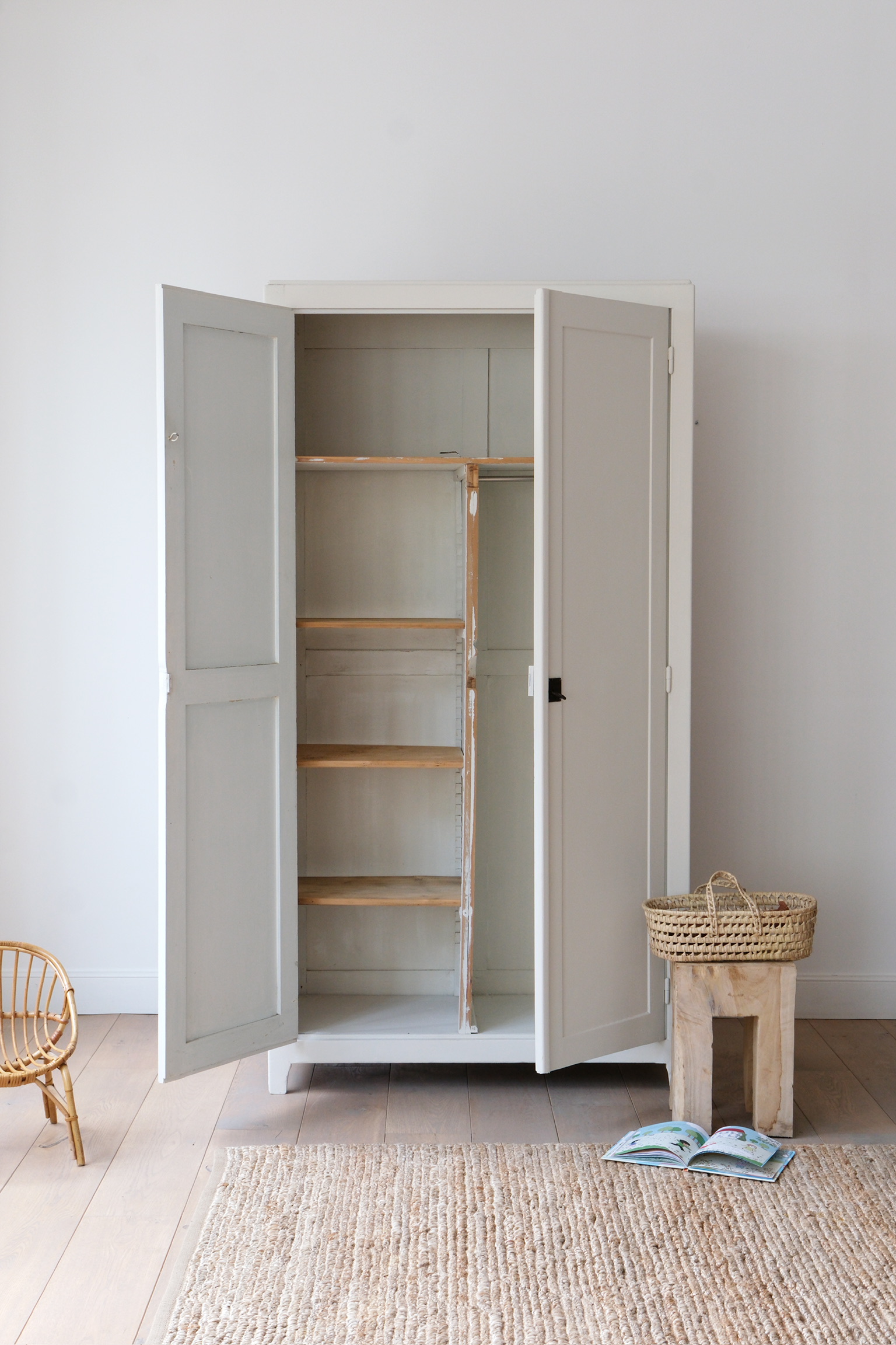 armoire vintage en bois