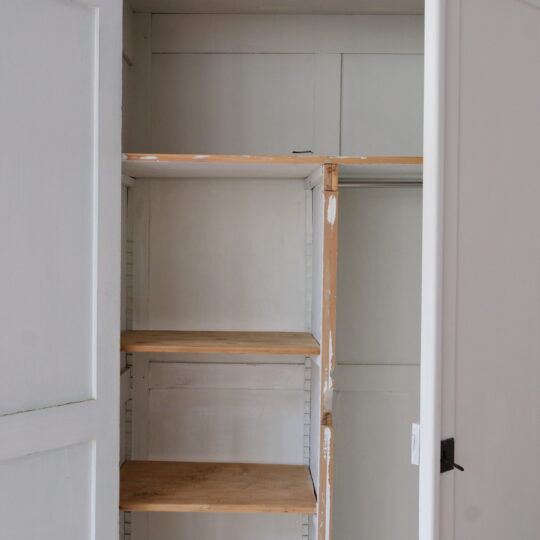intérieur armoire vintage