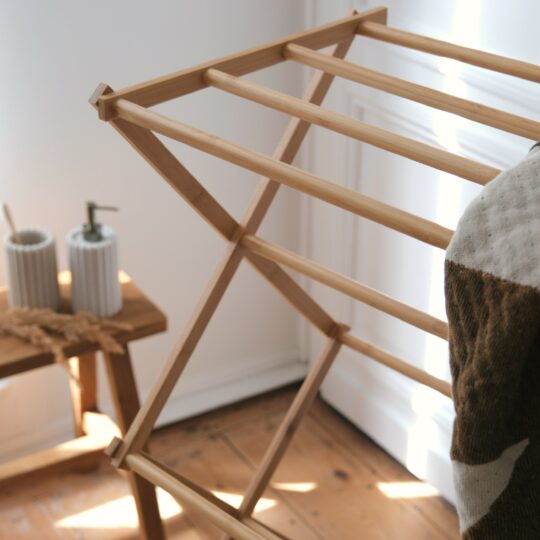étendoir pliable en bois détail