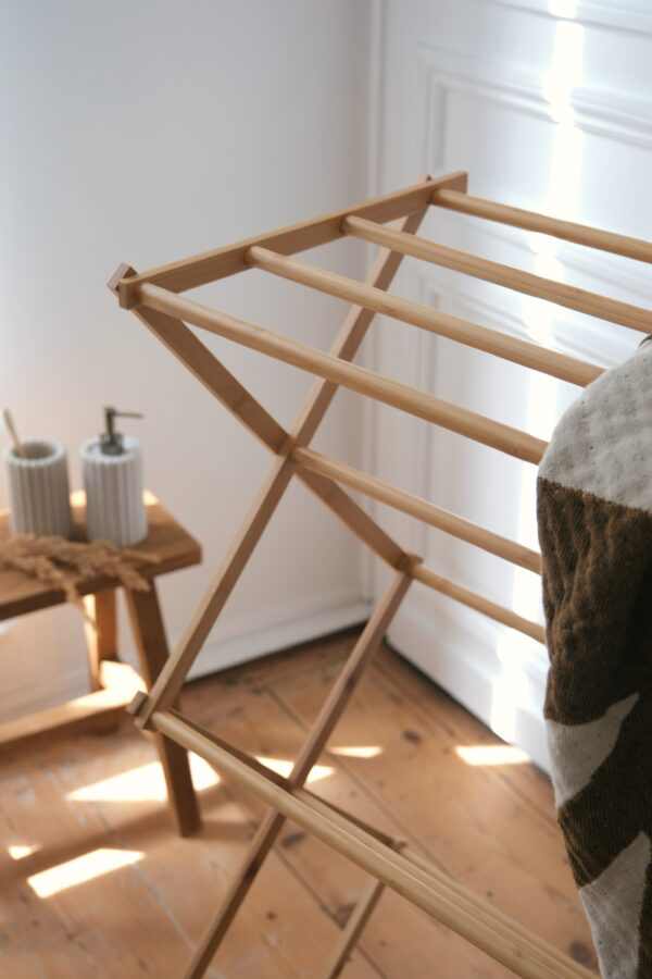 étendoir pliable en bois détail