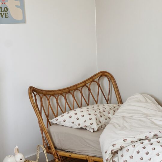 Lit en rotin vintage – Image 3