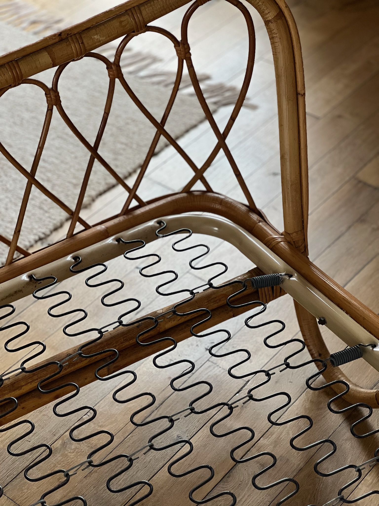Lit en rotin vintage – Image 4