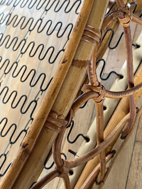 Lit en rotin vintage