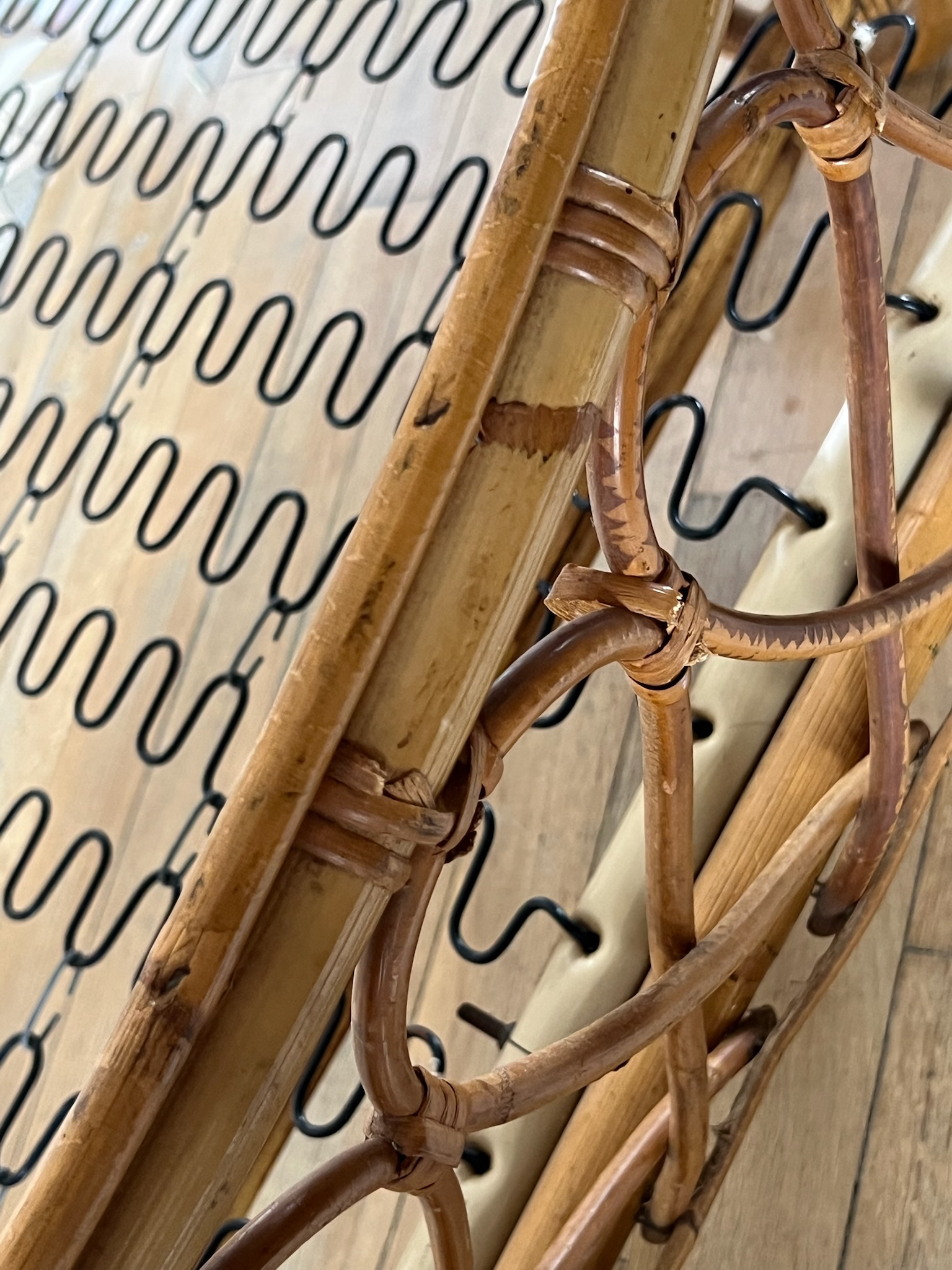 Lit en rotin vintage – Image 5