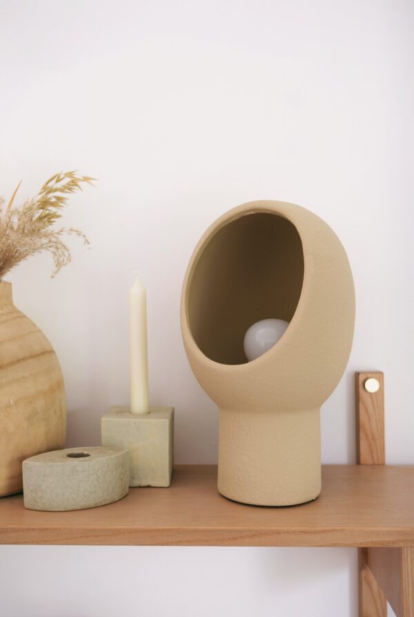 Lampe à poser en céramique beige