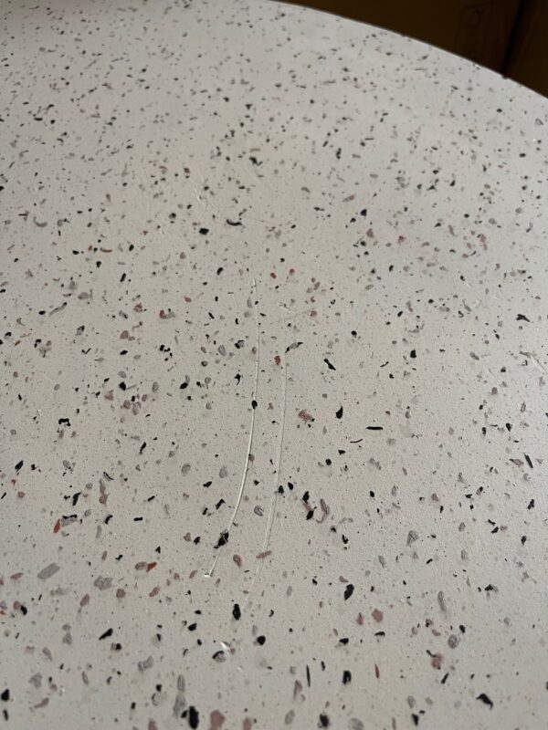 Table basse ronde en terrazzo