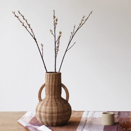 Grand vase déco en rotin – Image 1