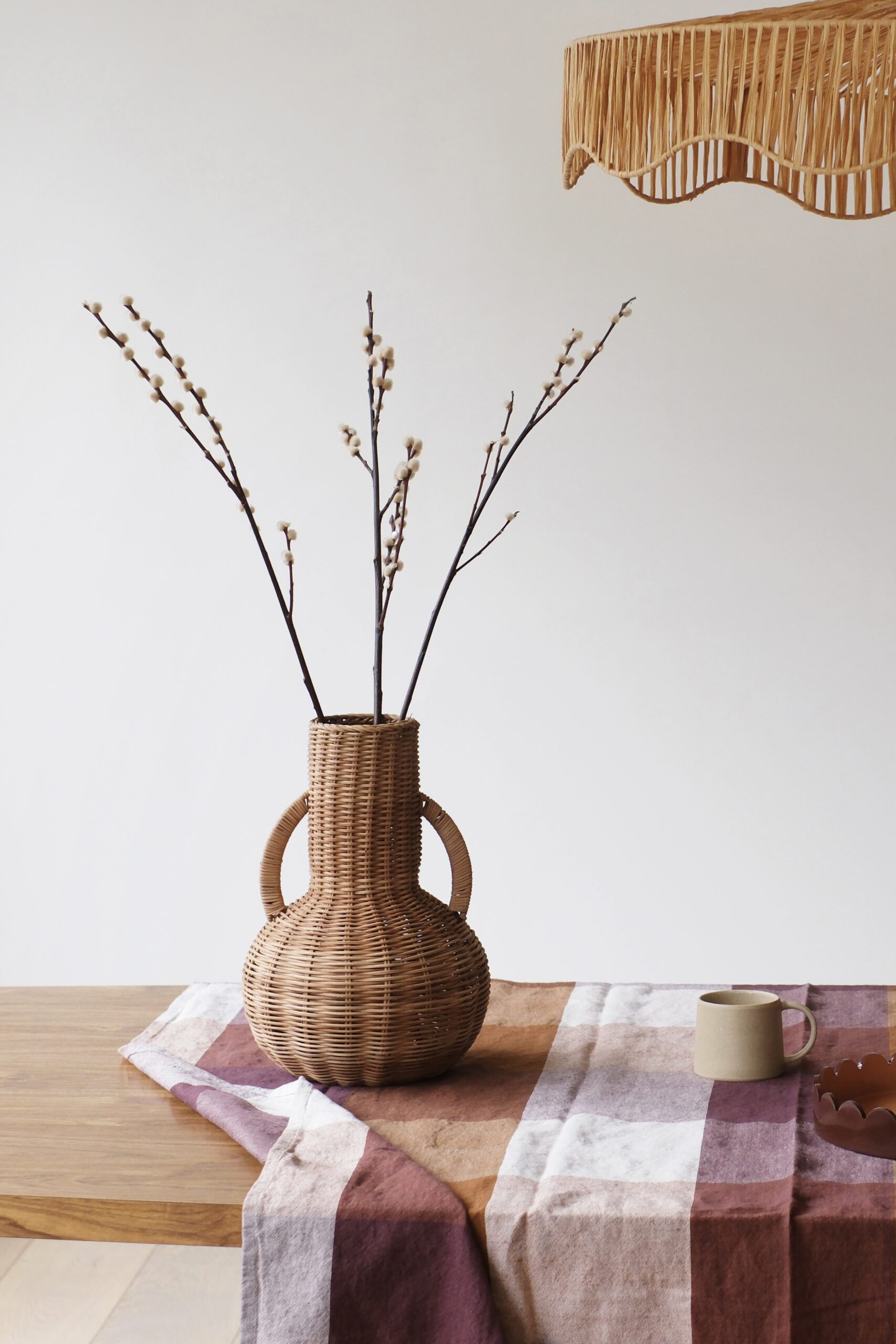 Grand vase déco en rotin – Image 1