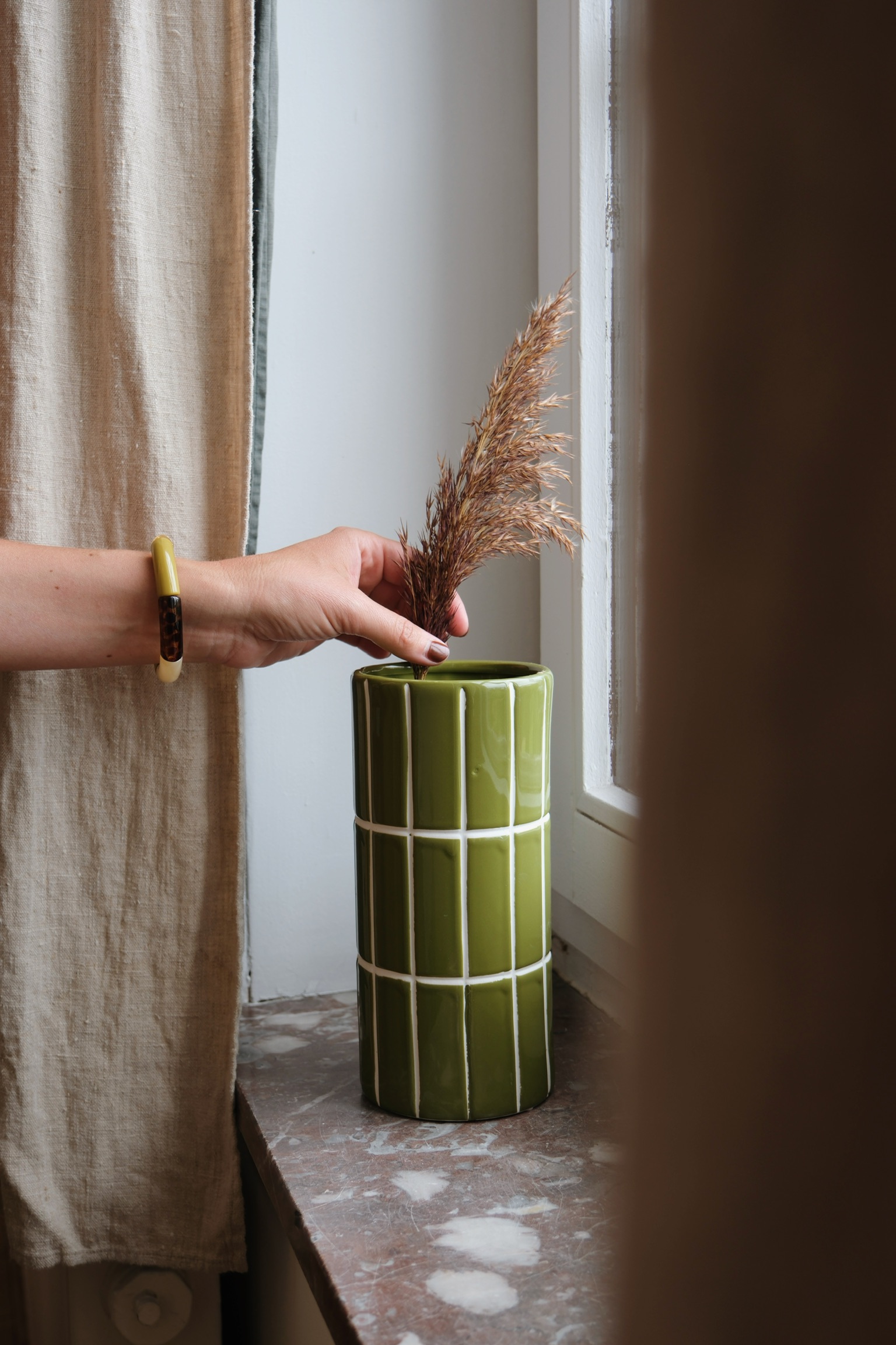 Vase carrelage kaki
