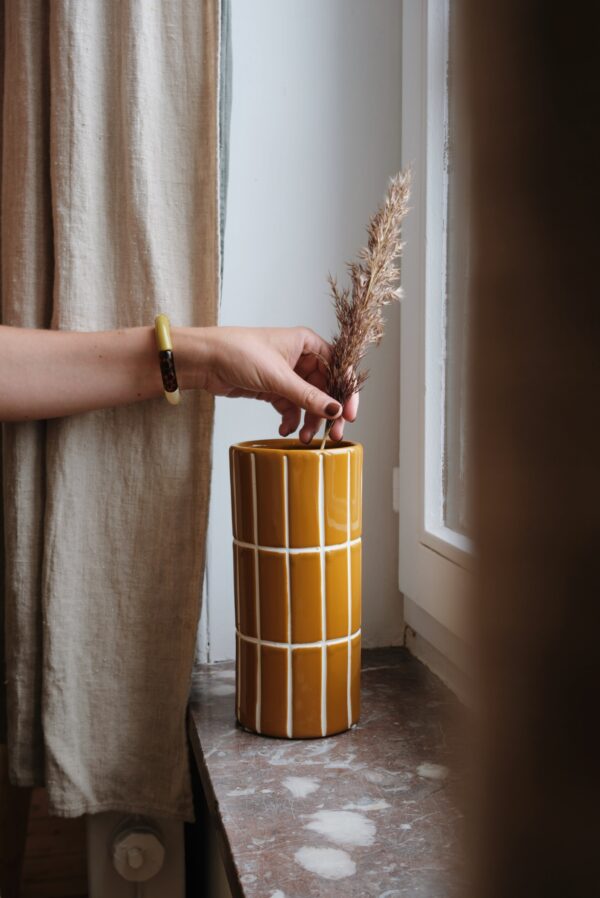 vase carrelage ocre