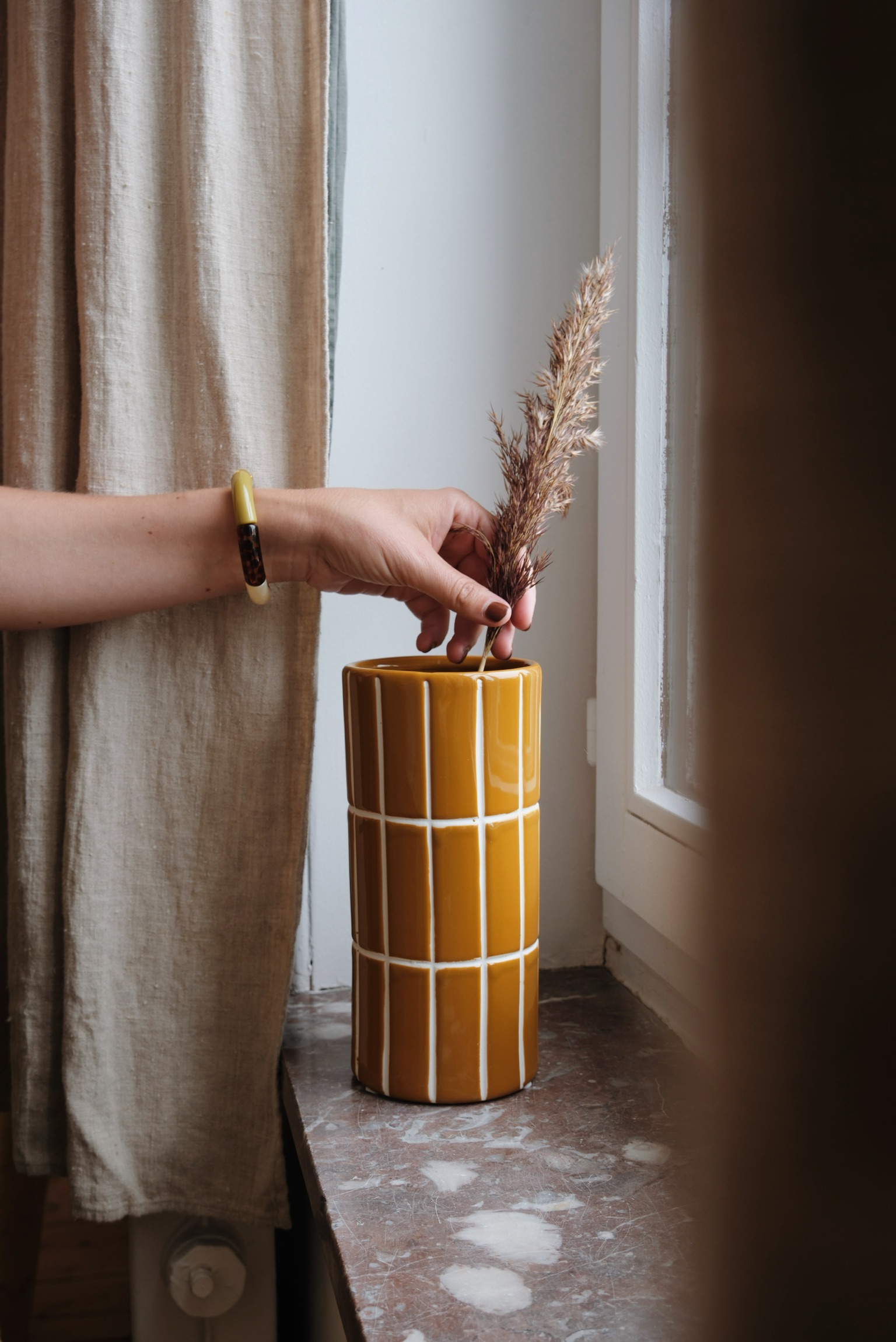 vase carrelage ocre
