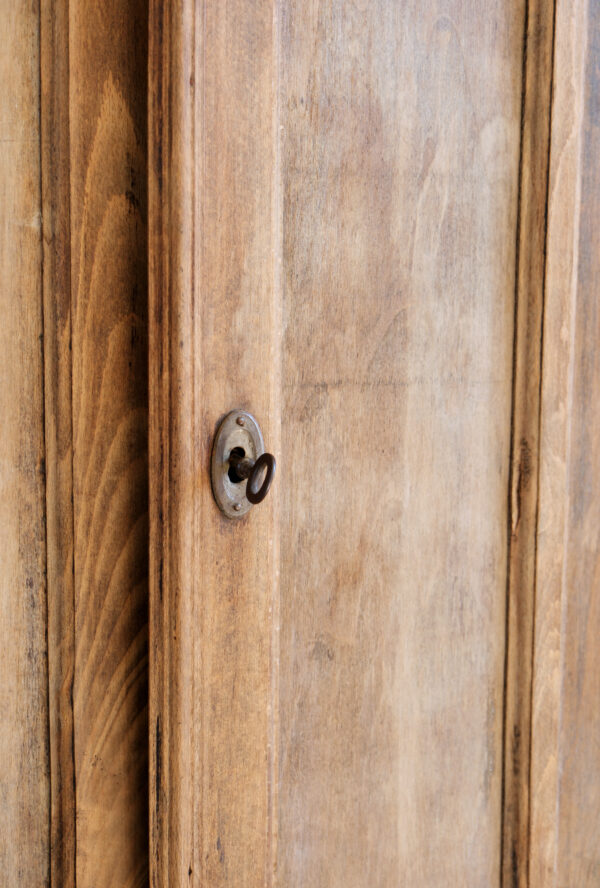 Armoire-Vintage2 Armoire parisienne vintage en bois