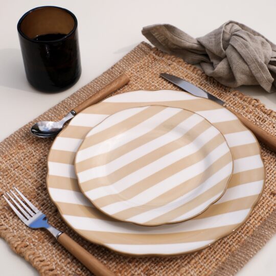 Assiettes rayées