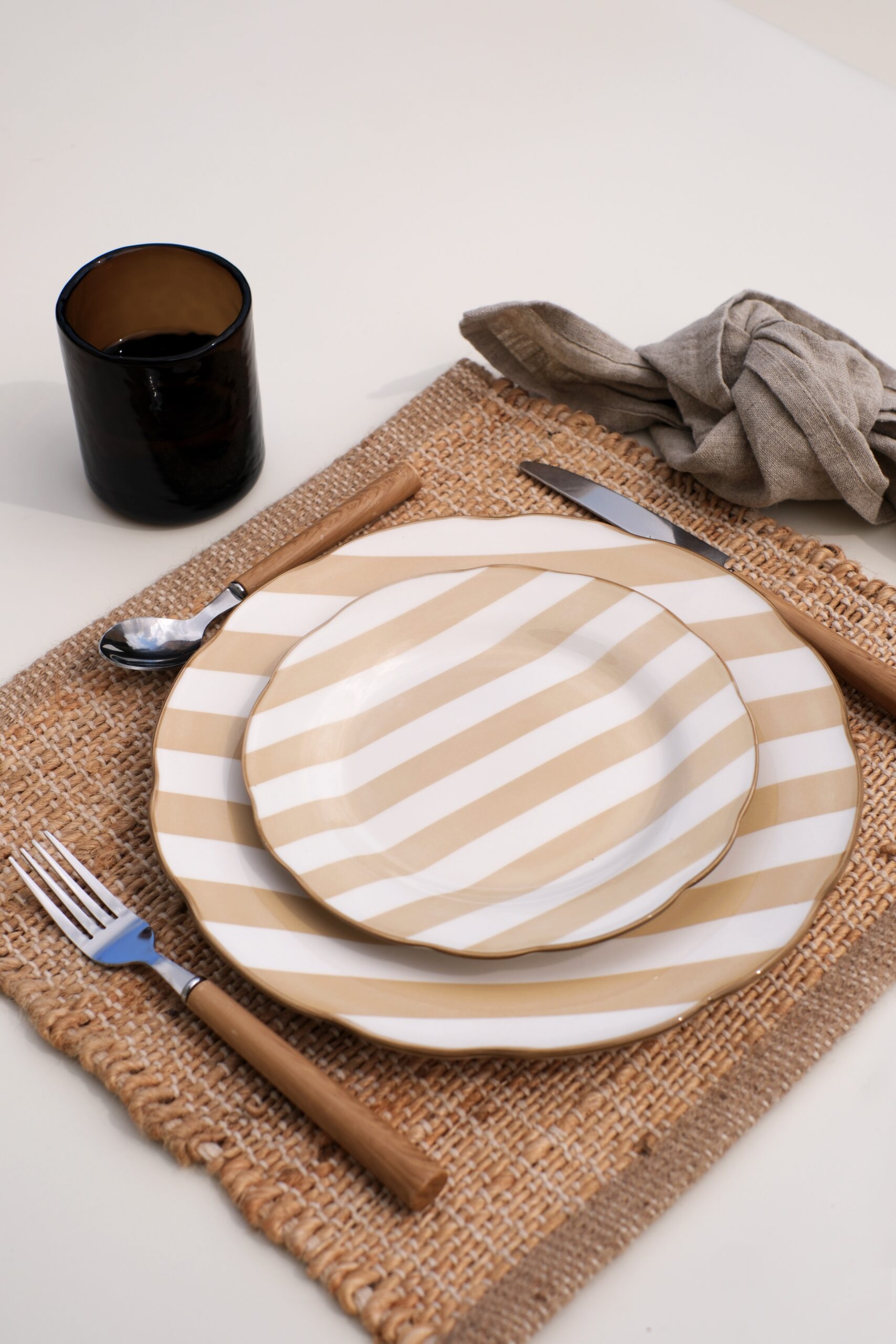 Assiettes rayées
