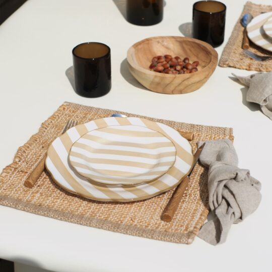 Set assiettes rayées beige