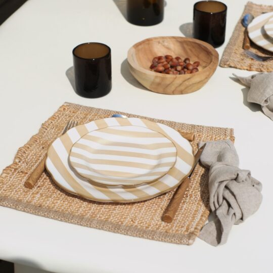 Set assiettes rayées beige