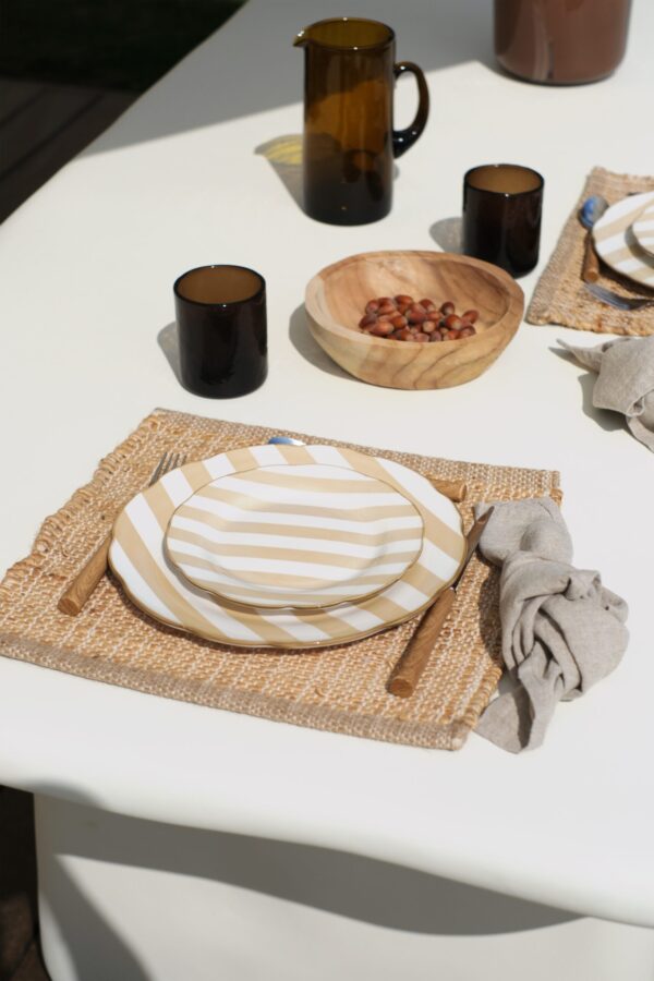 Set assiettes rayées beige