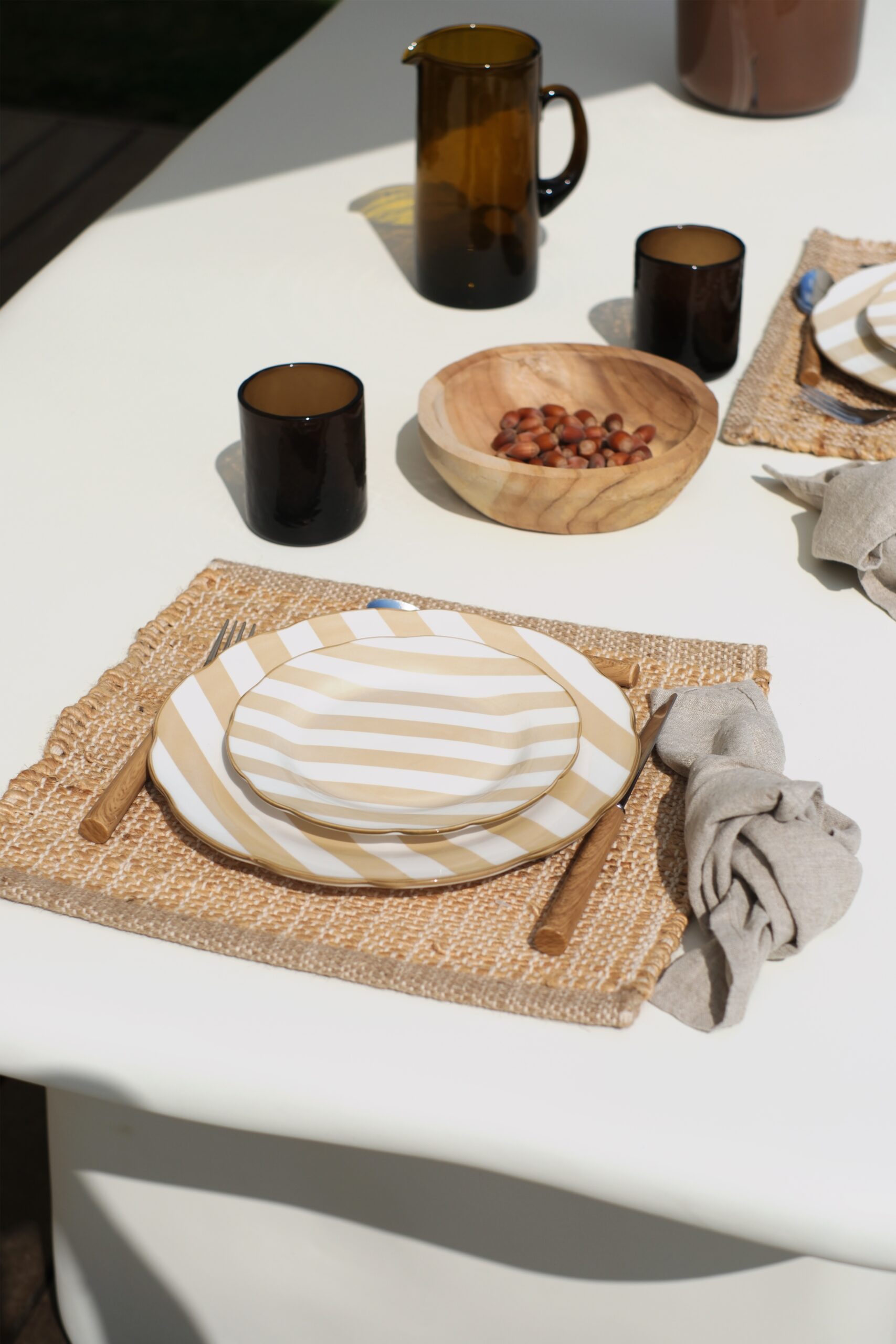 Set assiettes rayées beige