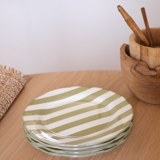 Assiettes rayées kaki