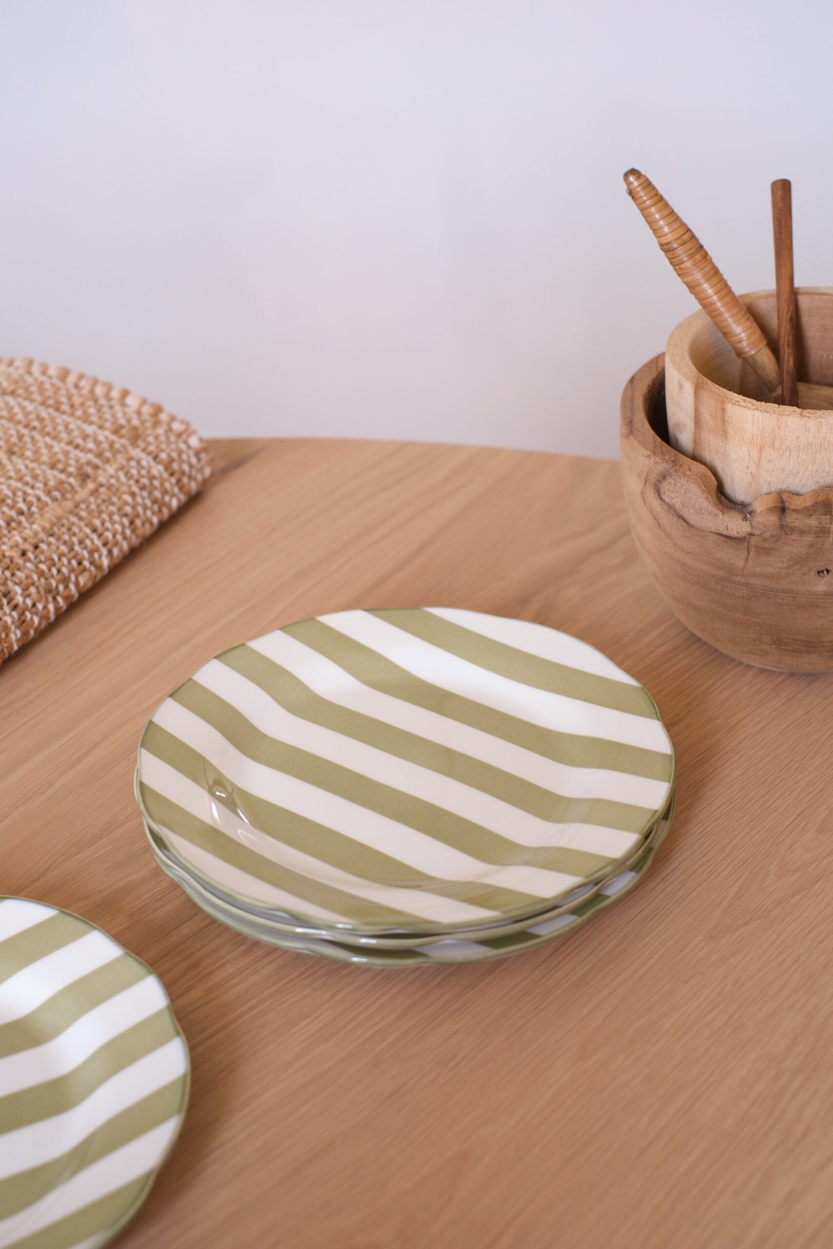 Set assiettes rayées kaki