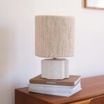 lampe à poser béton blanc