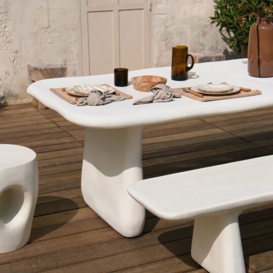 Table de jardin résine blanche