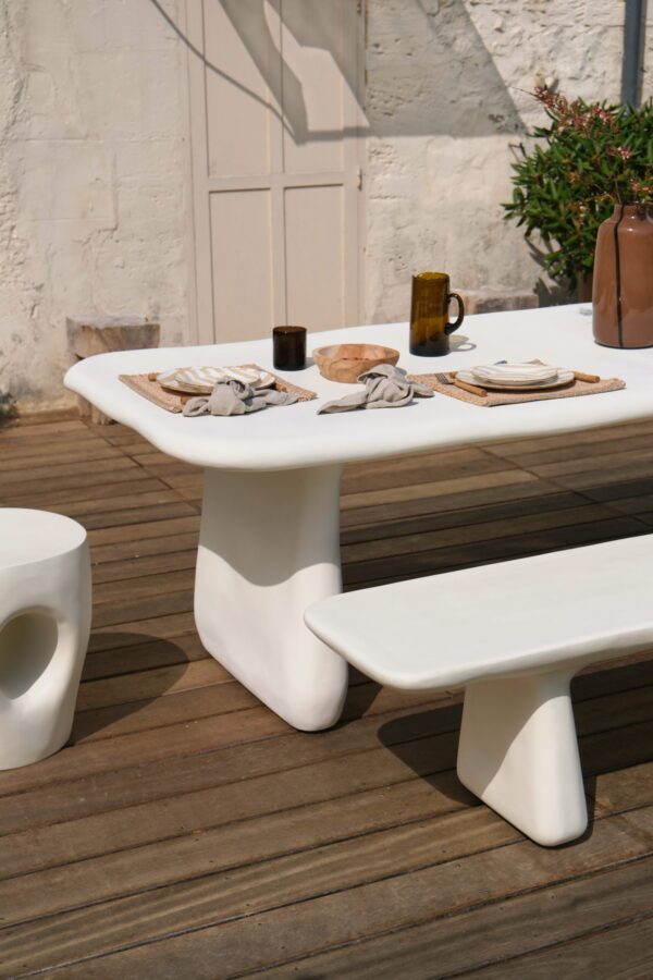Table de jardin résine blanche