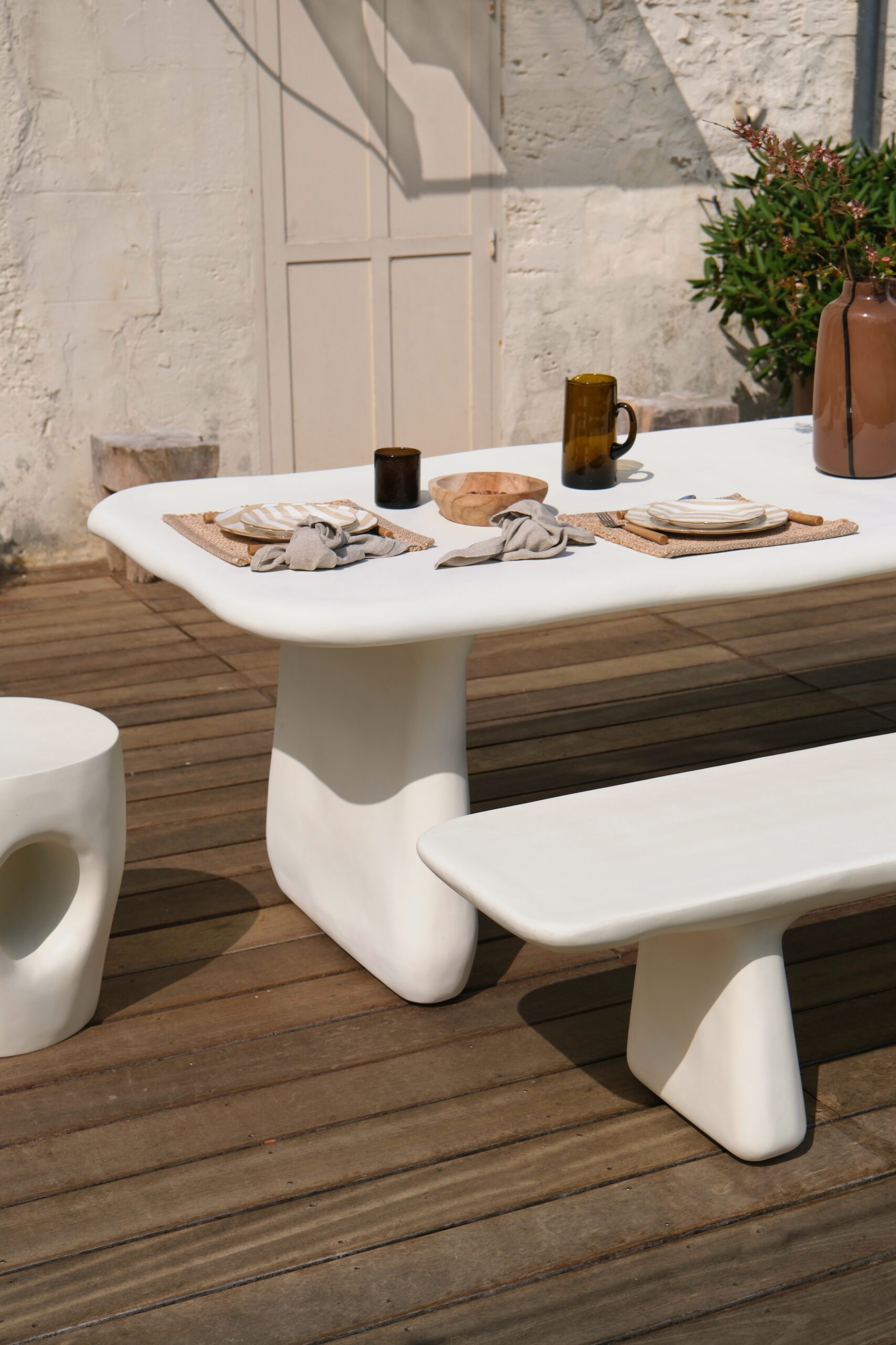 Table de jardin résine blanche