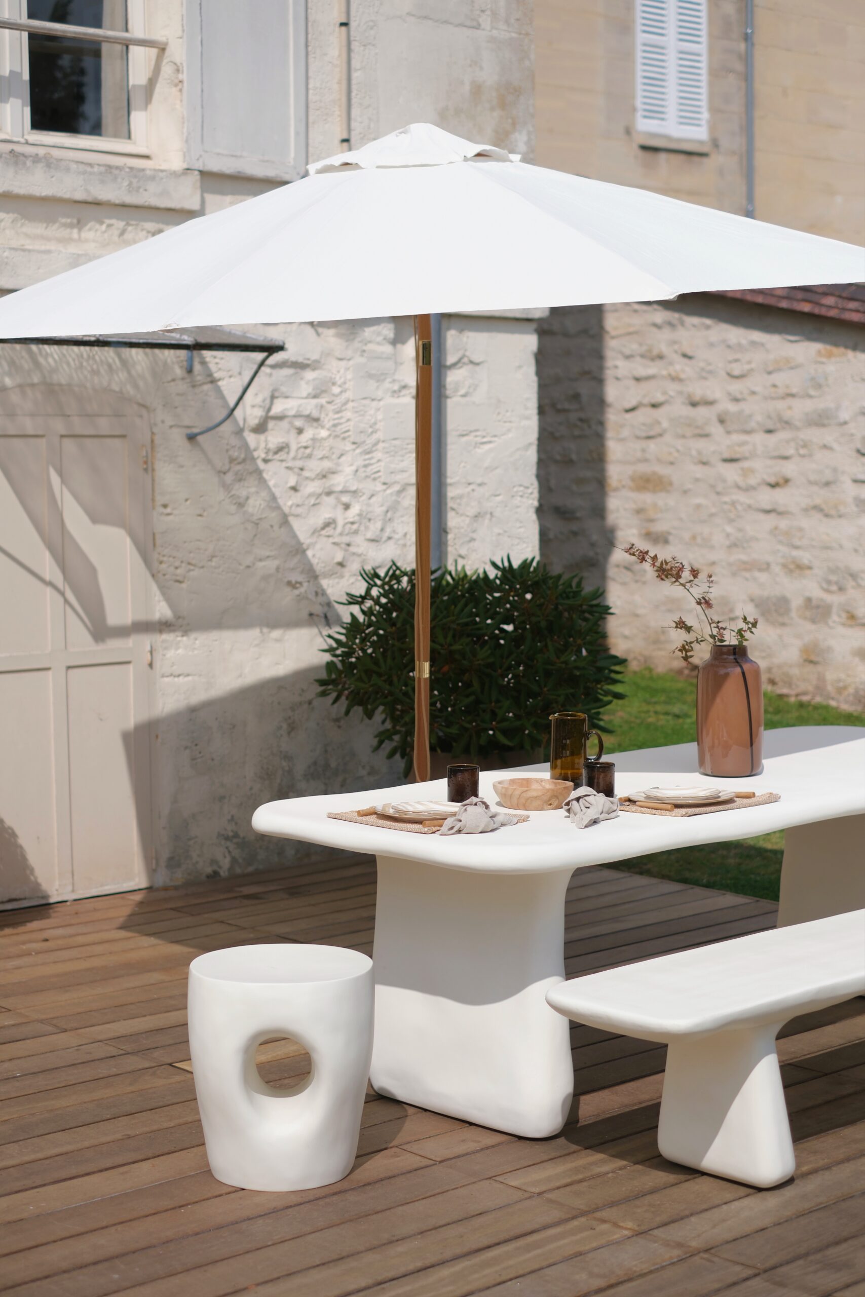 Table de jardin résine blanche