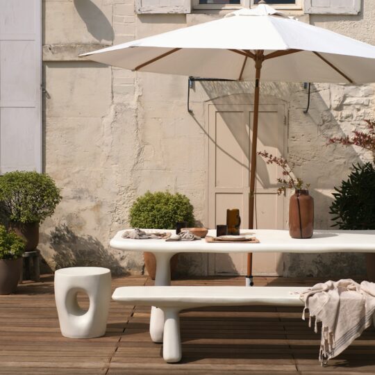 Table de jardin résine blanche