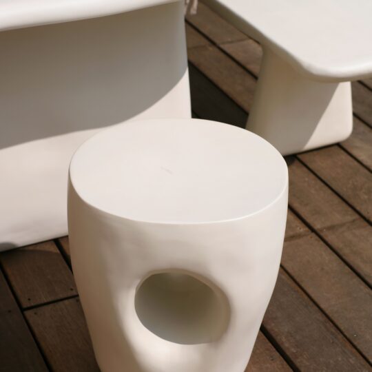 Pouf en resine blanc