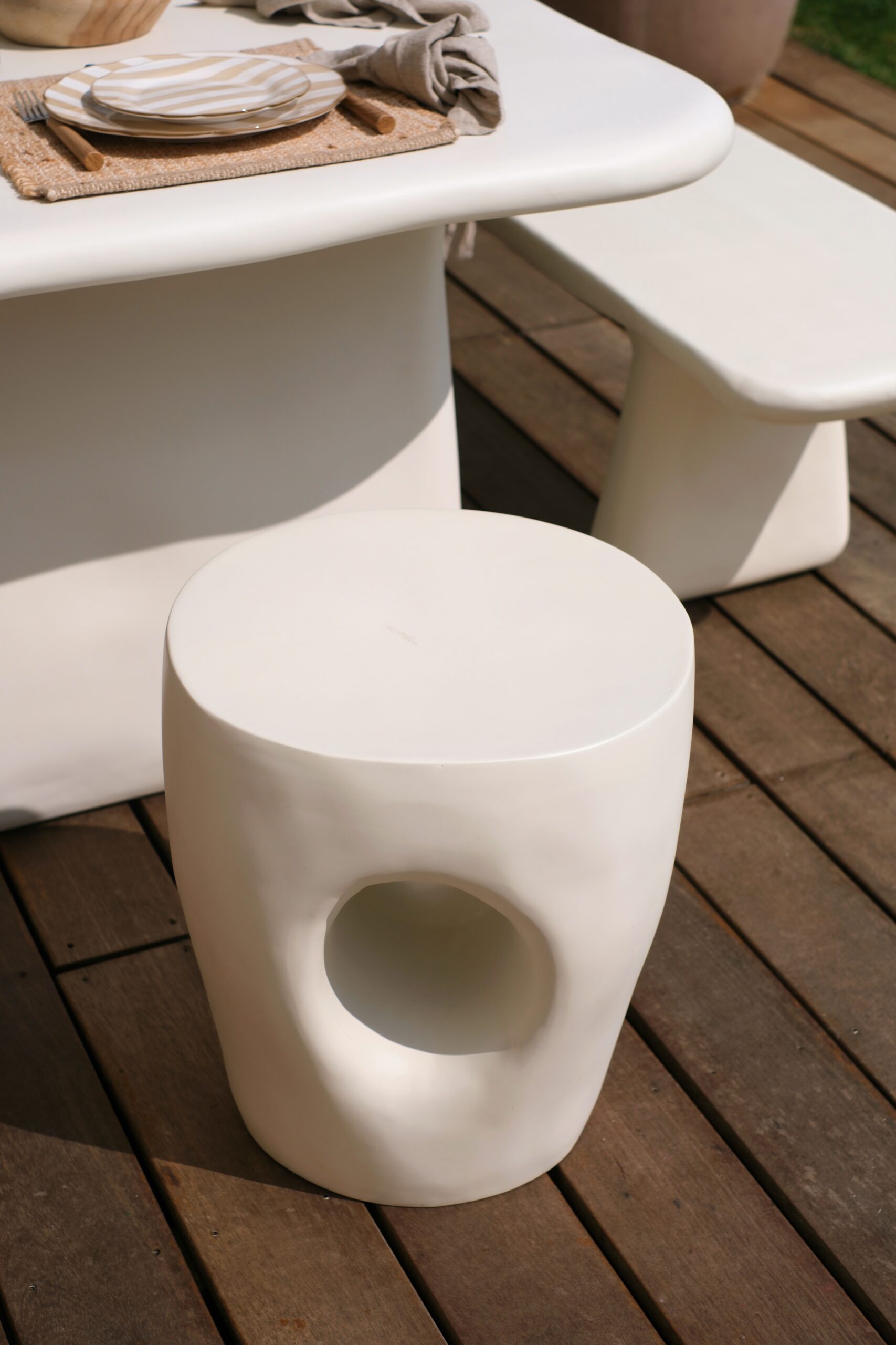 Pouf en resine blanc
