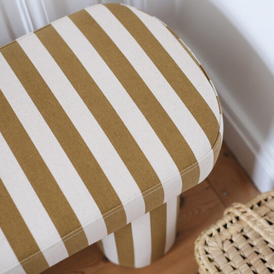 détail banc enfant