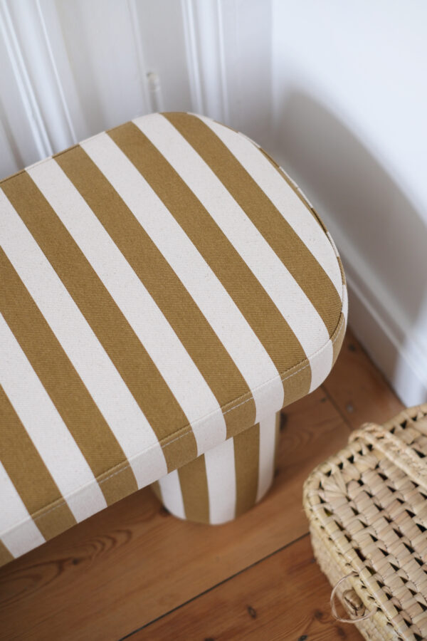 détail banc enfant