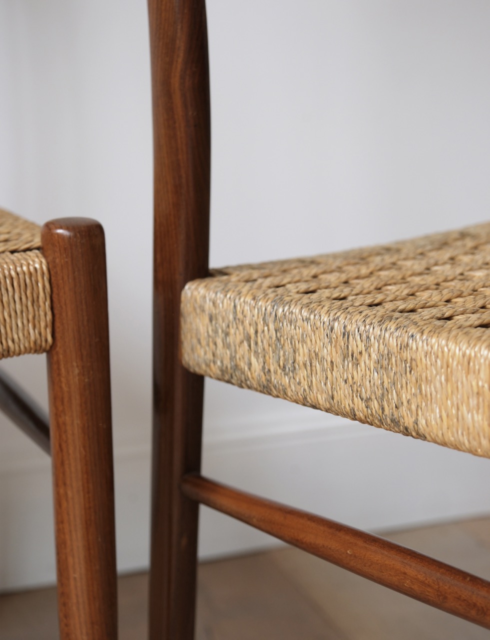Paire de chaises vintage style Moller – Image 2
