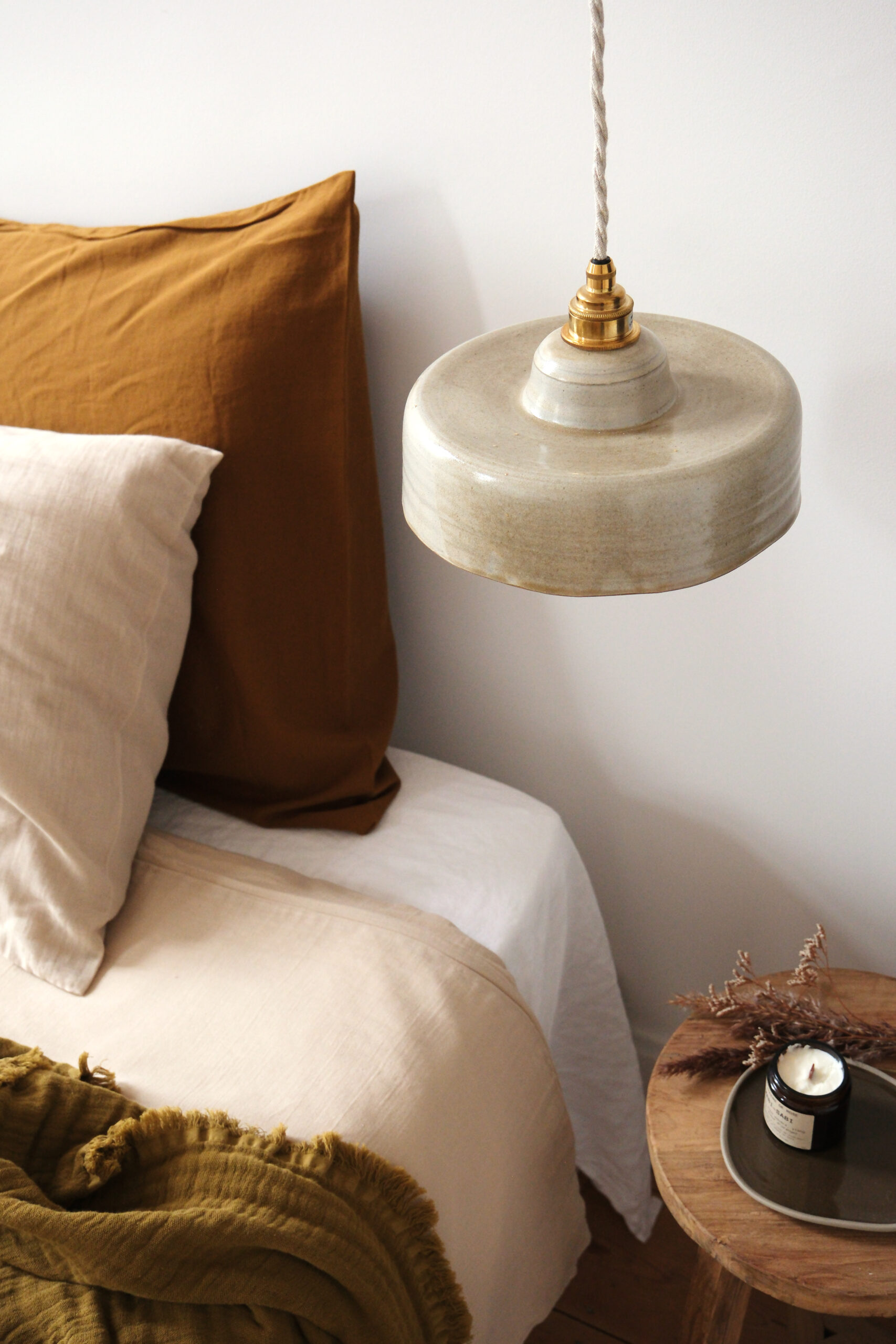 Suspension ursule en céramique vert de gris