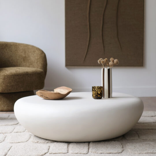 Table basse forme organique en microciment