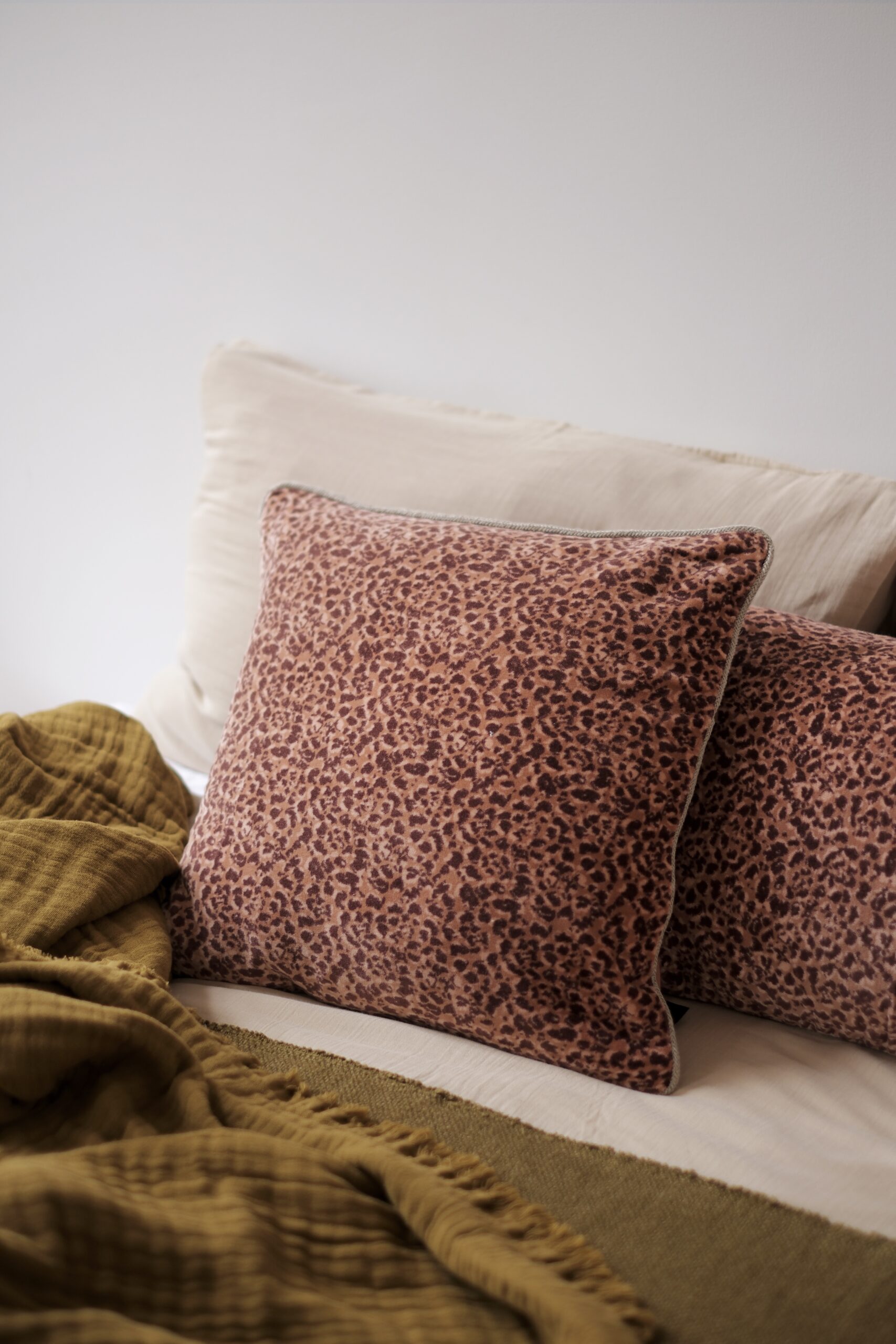 housse de coussin léopard mocaccino