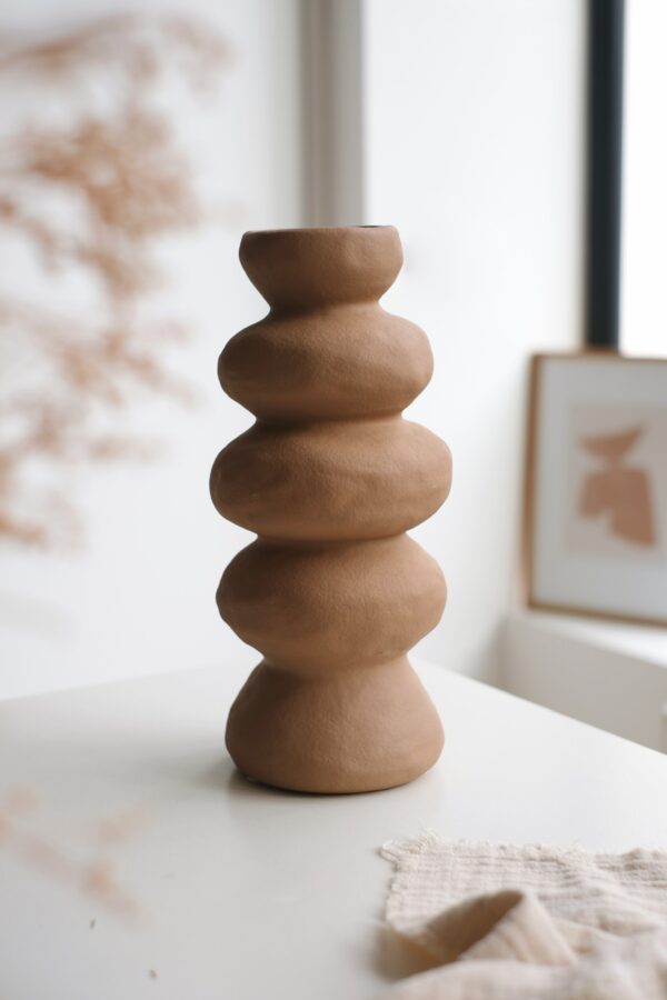 vase en céramique ondulé