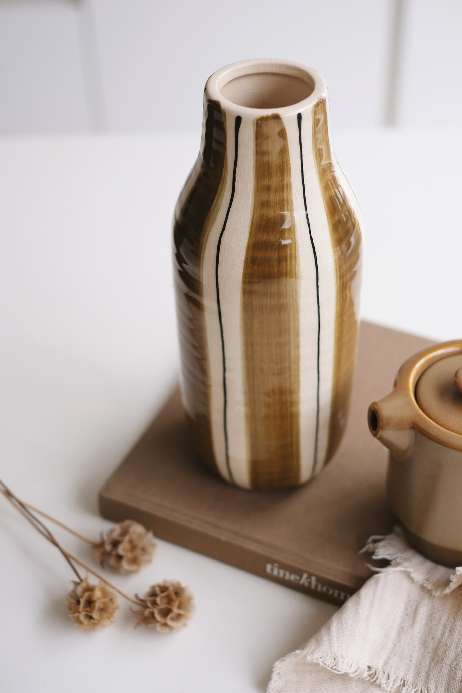 vase céramique rayé